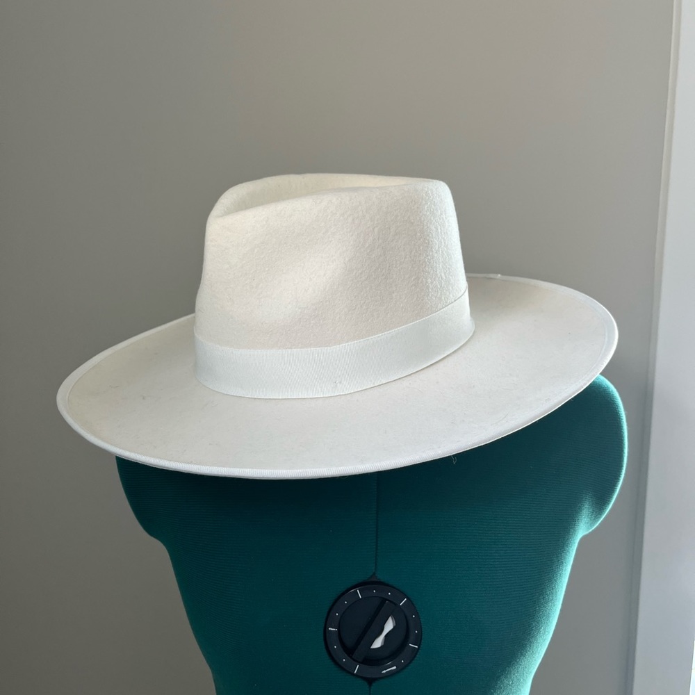 100% Wool Ivory Rancher Hat 🤍 - Picture 3 of 8